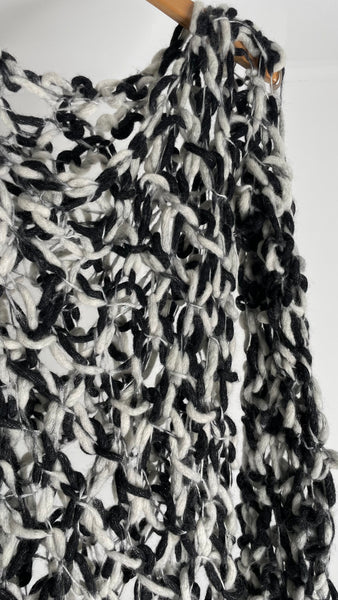 Noir Knots Sweater O/S