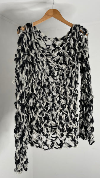 Noir Knots Sweater O/S