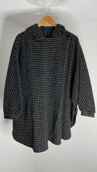 Wool Lines Poncho O/S