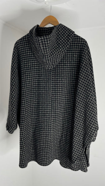 Wool Lines Poncho O/S