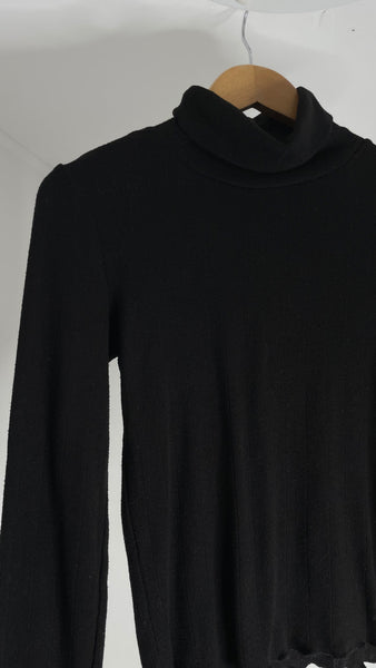 Black Rib Turtle Neck M