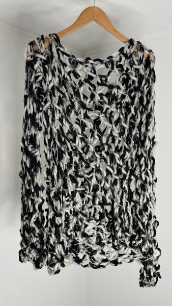Noir Knots Sweater O/S