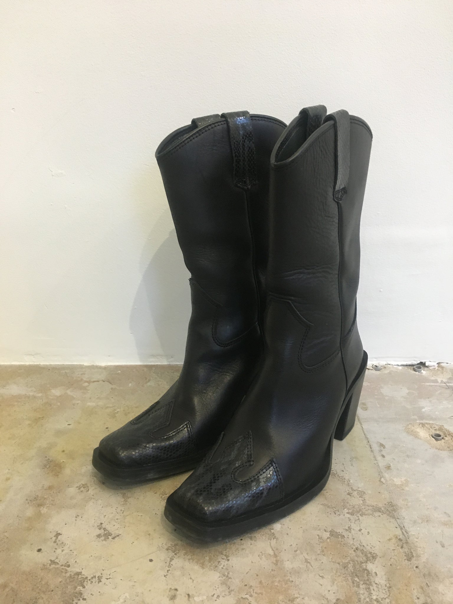 Black Square Snake Boots 38