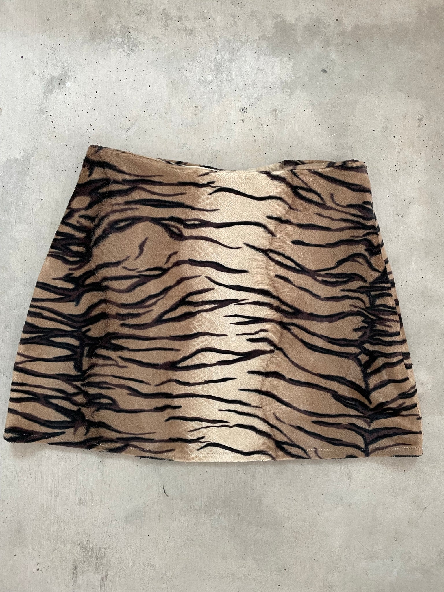 Leo Soft Mini Skirt M