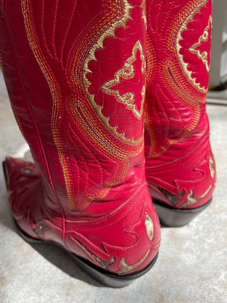 Red Cowgirl 39