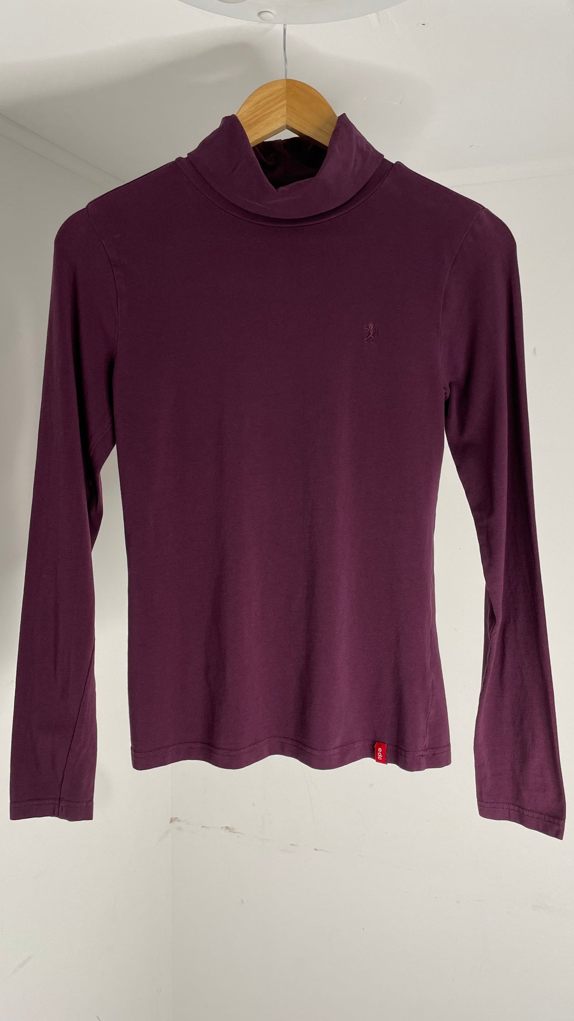 Berry Cotton Turtle Neck M