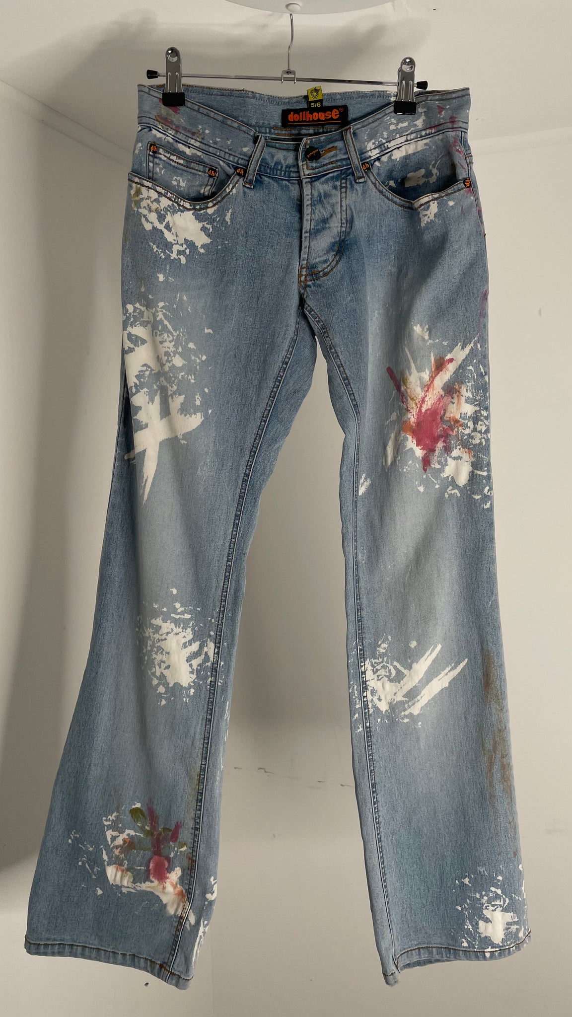 Dollhouse Paint Jeans 28