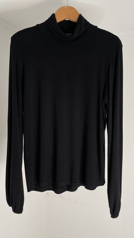 Black Bag Turtle Neck L